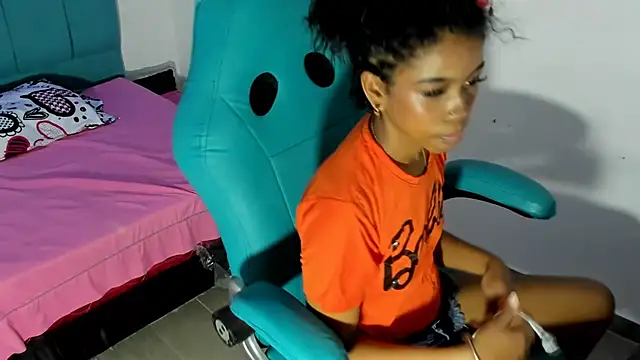 Dakota evans18 online show from November 27, 3:08 am