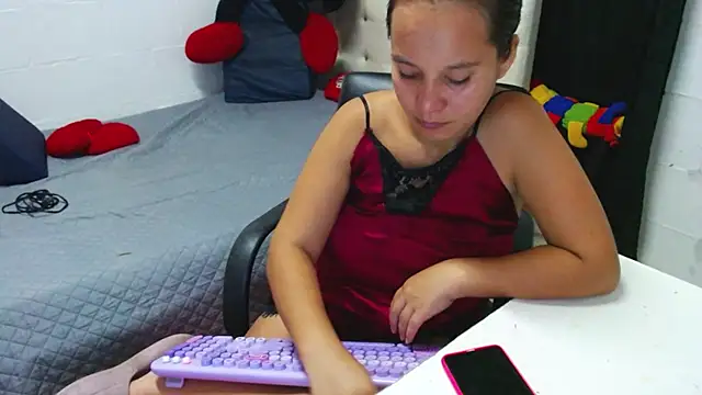 Pregnant hot2 online show from November 5, 1:05 am