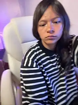 Ninfa pink online show from October 21, 3:35 pm