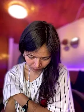 Ninfa pink online show from January 9, 8:06 am