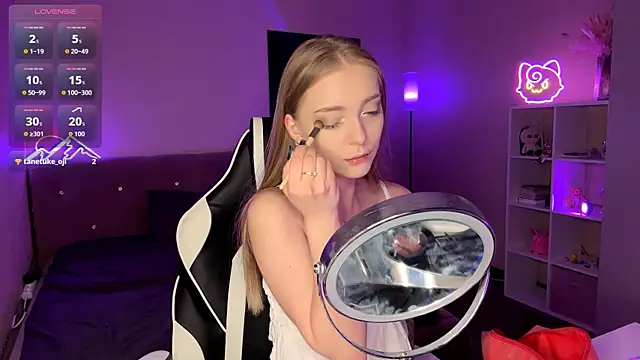 EvaPeace online show from April 12, 1:27 pm