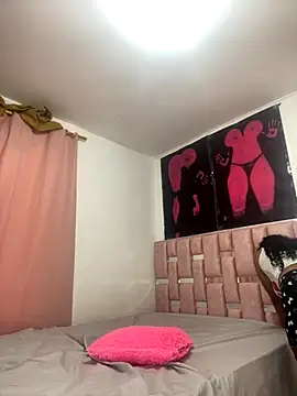 Snapshot of abby_moss_2 chatting on October 22, 1:55 pm abby moss 2 online show from October 22, 1:55 pm