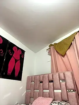 Snapshot of abby_moss_2 chatting on November 5, 12:27 pm abby moss 2 online show from November 5, 12:27 pm