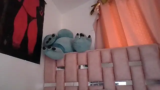 Snapshot of abby_moss_2 chatting on November 11, 1:11 pm abby moss 2 online show from November 11, 1:11 pm