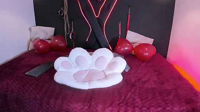 Snapshot of cookie_bit chatting on February 26, 8:41 pm cookie bit online show from February 26, 8:41 pm