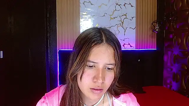 Snapshot of tinibunny chatting on October 22, 8:08 pm tinibunny online show from October 22, 8:08 pm