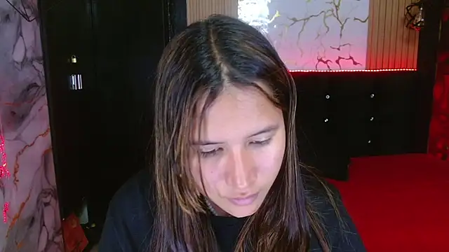 Snapshot of tinibunny chatting on October 23, 8:18 pm tinibunny online show from October 23, 8:18 pm