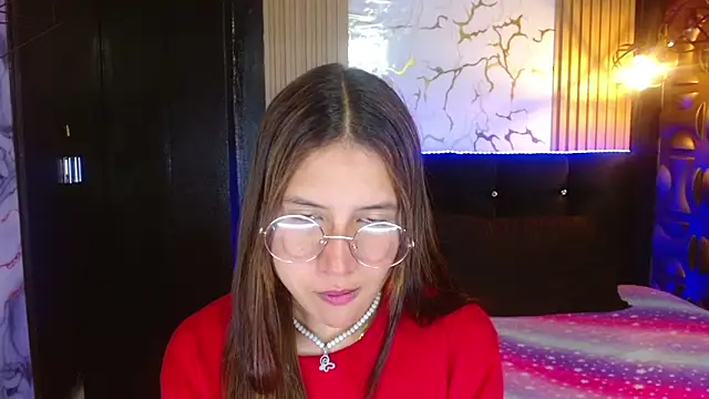 Snapshot of tinibunny chatting on October 28, 7:05 pm tinibunny online show from October 28, 7:05 pm