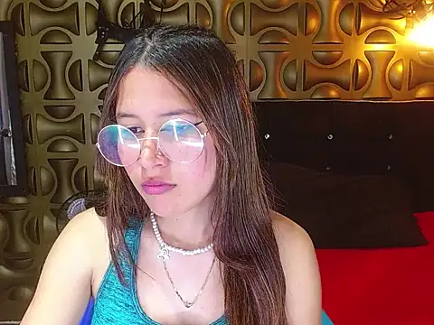 Snapshot of tinibunny chatting on November 10, 7:35 pm tinibunny online show from November 10, 7:35 pm