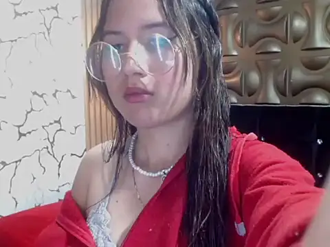 Snapshot of tinibunny chatting on November 15, 7:32 pm tinibunny online show from November 15, 7:32 pm