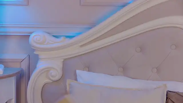 MileyMalory online show from November 6, 7:59 pm