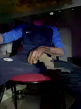 LittleGuyyy9 online show from October 15, 6:52 pm