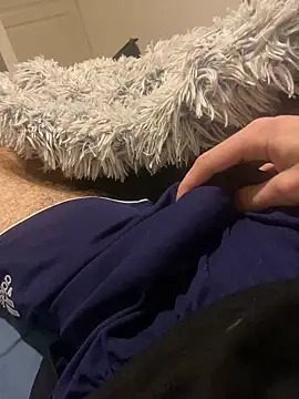 LittleGuyyy9 online show from October 22, 9:36 pm