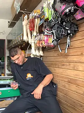 mirallesandbig online show from January 15, 4:22 pm