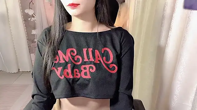 Snapshot of Xuka2594 chatting on December 2, 3:45 am Xuka2594 online show from December 2, 3:45 am