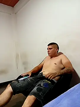 Snapshot of Zeven777 chatting on October 15, 3:17 am Zeven777 online show from October 15, 3:17 am