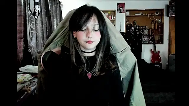 Snapshot of Maki_Zein_ chatting on February 7, 8:23 pm Maki Zein online show from February 7, 8:23 pm