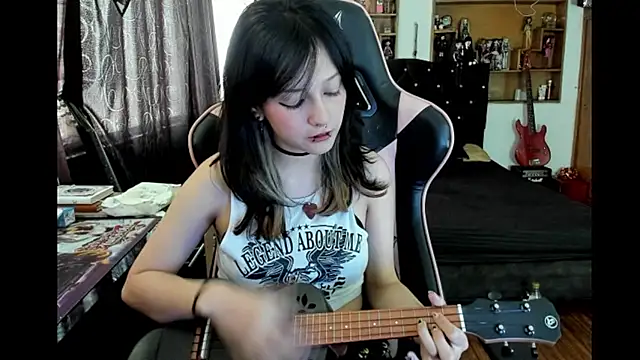 Snapshot of Maki_Zein_ chatting on February 12, 8:26 pm Maki Zein online show from February 12, 8:26 pm