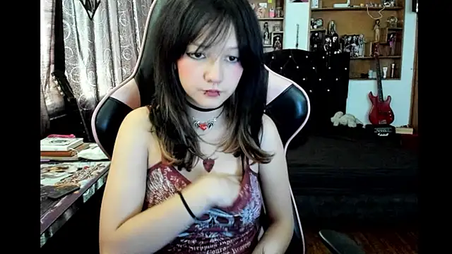 Snapshot of Maki_Zein_ chatting on February 18, 9:44 pm Maki Zein online show from February 18, 9:44 pm