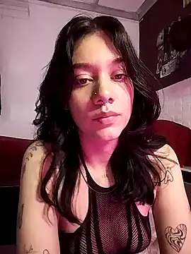 Snapshot of Paulina_peach946 chatting on October 13, 9:48 pm Paulina peach946 online show from October 13, 9:48 pm
