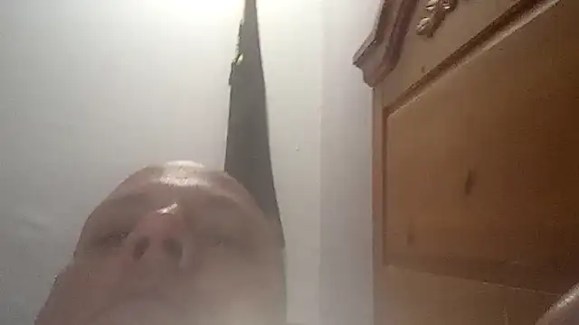 Snapshot of rixxoio chatting on December 5, 12:08 am rixxoio online show from December 5, 12:08 am