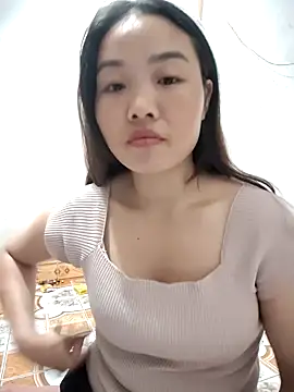 Snapshot of pusi_xinh chatting on October 10, 1:43 pm pusi xinh online show from October 10, 1:43 pm
