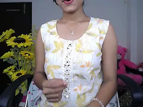 Hot Kareena online show from October 20, 5:52 am