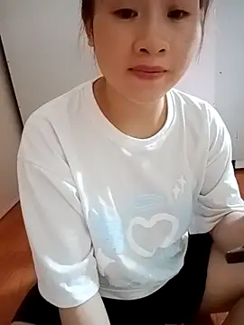 Snapshot of tuongvycute chatting on October 10, 1:10 pm tuongvycute online show from October 10, 1:10 pm