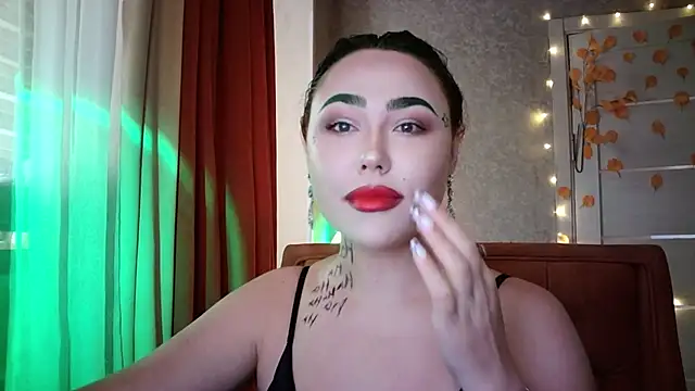 LolaMint  online show from October 31, 11:22 am