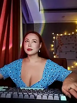 LolaMint  online show from December 2, 1:05 pm