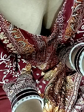 HOT-CPL-11 online show from November 24, 5:56 pm