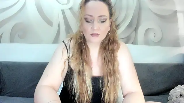 88  callmemadam  88 online show from December 19, 11:34 pm