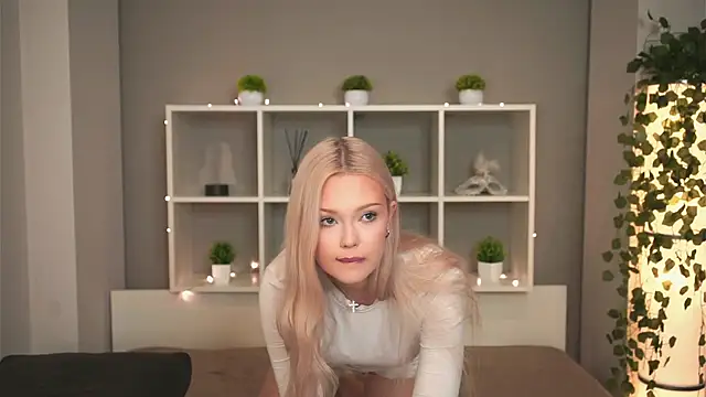 Snapshot of KaryTasch chatting on October 28, 10:01 pm KaryTasch online show from October 28, 10:01 pm