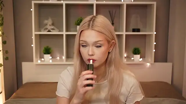 Snapshot of KaryTasch chatting on October 29, 8:32 pm KaryTasch online show from October 29, 8:32 pm