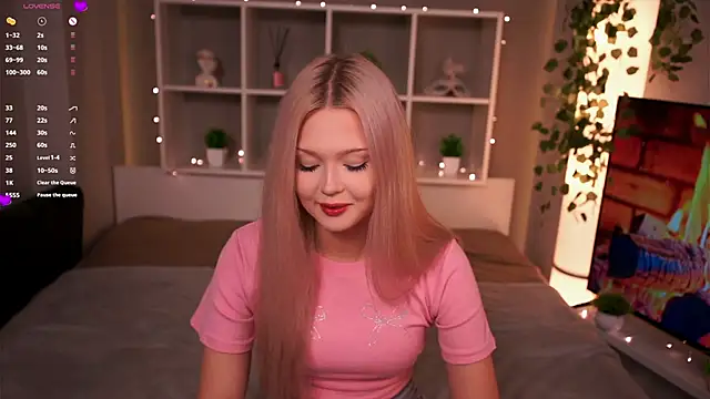 Snapshot of KaryTasch chatting on November 6, 7:59 pm KaryTasch online show from November 6, 7:59 pm