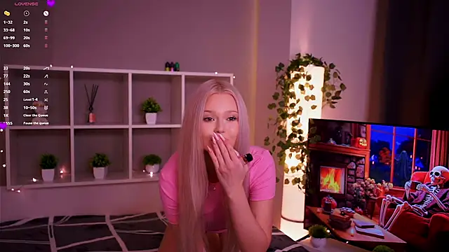 Snapshot of KaryTasch chatting on November 15, 8:27 pm KaryTasch online show from November 15, 8:27 pm