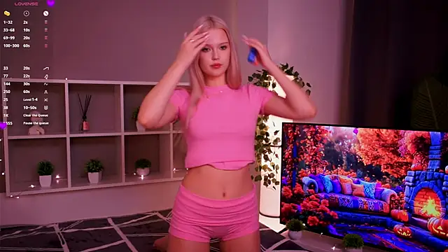 Snapshot of KaryTasch chatting on November 17, 8:14 pm KaryTasch online show from November 17, 8:14 pm