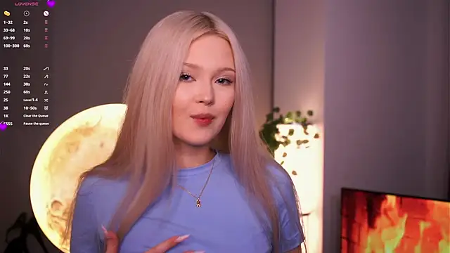 Snapshot of KaryTasch chatting on November 30, 7:07 pm KaryTasch online show from November 30, 7:07 pm