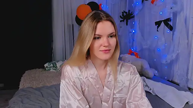 Snapshot of -KittyMoore chatting on November 2, 9:17 pm -KittyMoore online show from November 2, 9:17 pm