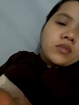 Snapshot of anne_baby2k chatting on November 5, 10:37 am anne baby2k online show from November 5, 10:37 am