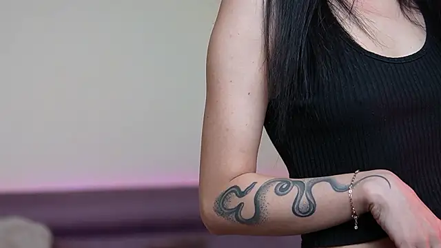 JoelleApril online show from January 14, 9:20 pm