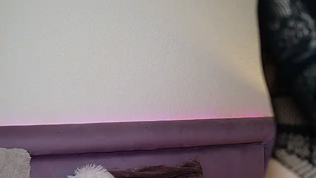 JoelleApril online show from February 1, 9:35 pm