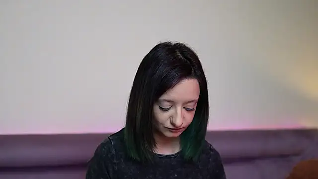 JoelleApril online show from March 24, 9:09 pm