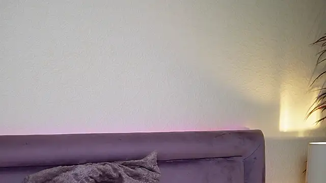 JoelleApril online show from March 25, 9:10 pm