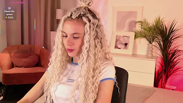 mia silkk online show from January 15, 6:18 am