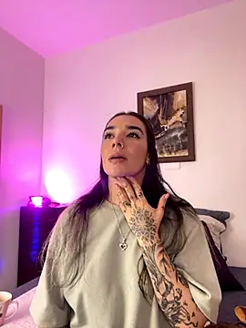 Snapshot of _Emily_Sands_ chatting on October 27, 11:20 pm  Emily Sands  online show from October 27, 11:20 pm