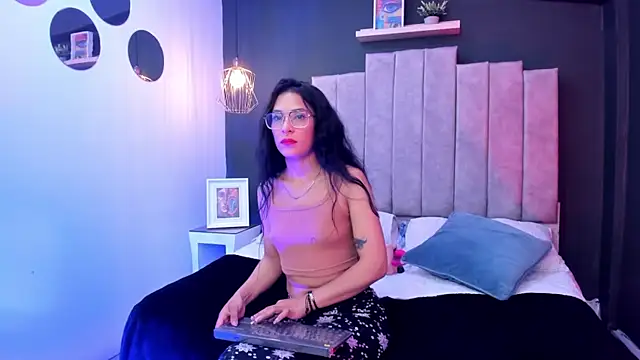 Snapshot of Maite_black chatting on November 5, 3:28 am Maite black online show from November 5, 3:28 am