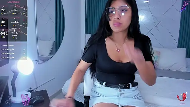 Snapshot of Briseida-White chatting on October 25, 11:51 am Briseida-White online show from October 25, 11:51 am