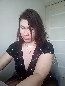 Ambika beauty online show from April 7, 2:50 pm