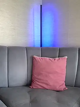 LunaMoore Pink online show from November 8, 12:49 pm